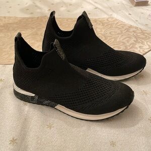 Ladies Urban Sports by J slide.